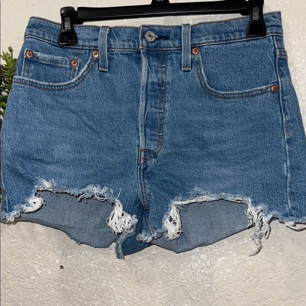 Levi’s Blue Denim Distressed Women Shorts size 28